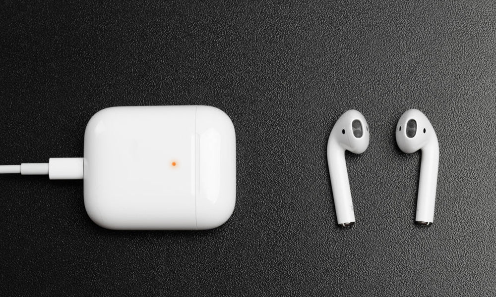 why-are-my-airpods-glowing-orange-at-100
