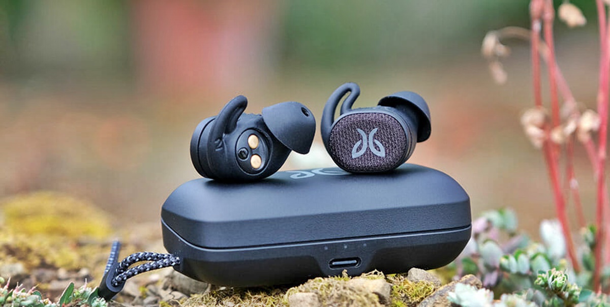 10 Best Deep Bass Wireless Earbuds for 2024