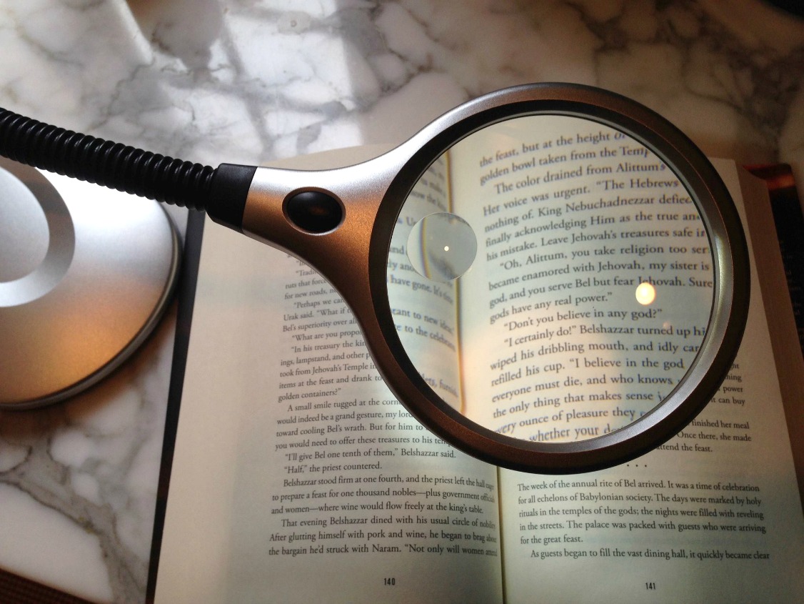 11 Best Book Magnifier for 2024