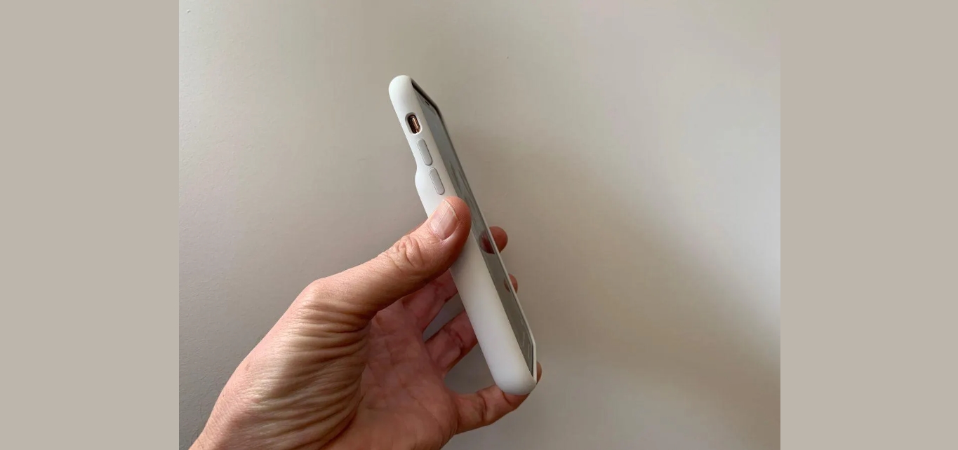 11 Best iPhone XS Battery Case For 2024