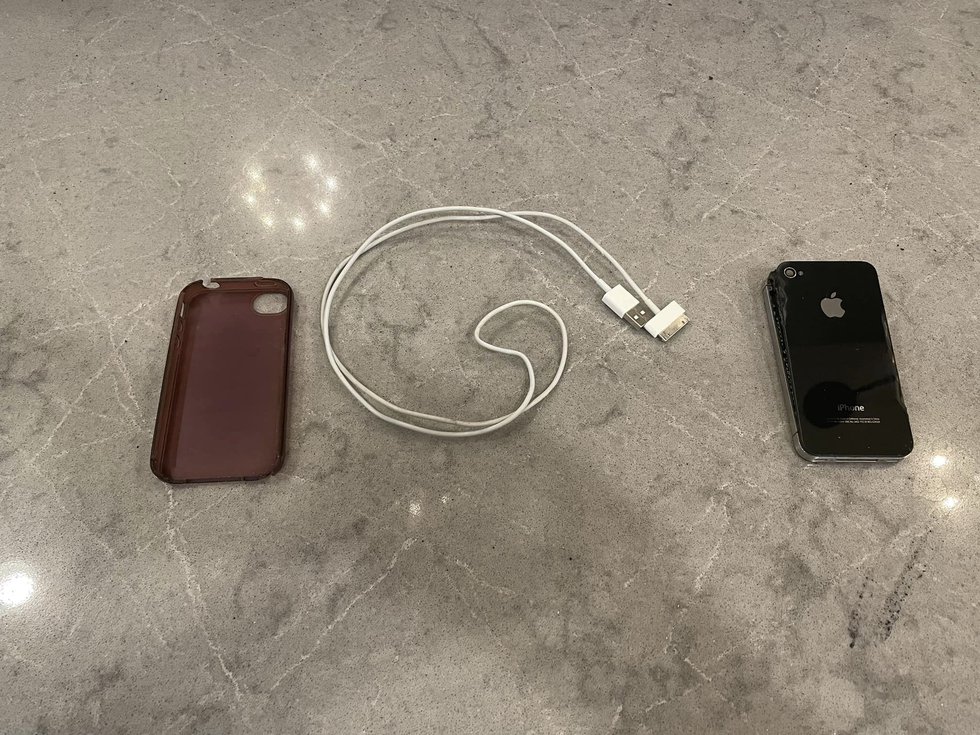 12 Incredible iPhone 4 Phone Charger For 2024