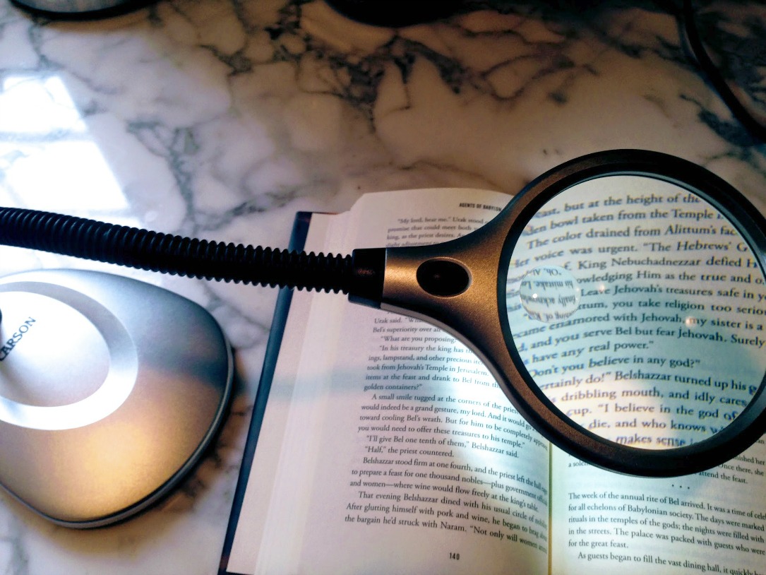 13 Best Reading Magnifier For Books for 2024