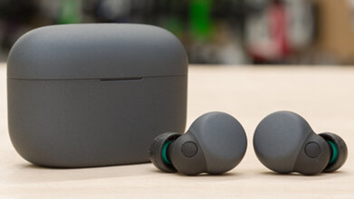 14 Best Wireless Earbuds Small for 2024