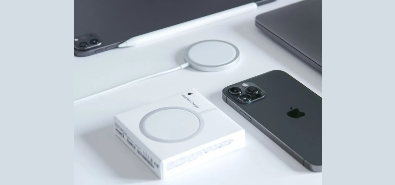 15 Best Wireless Charging For iPhone For 2024