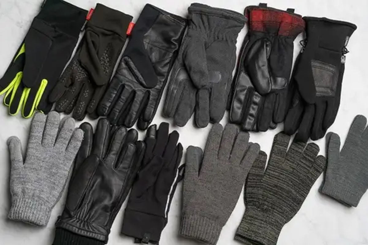 8 Amazing Men’s Touchscreen Gloves for 2024