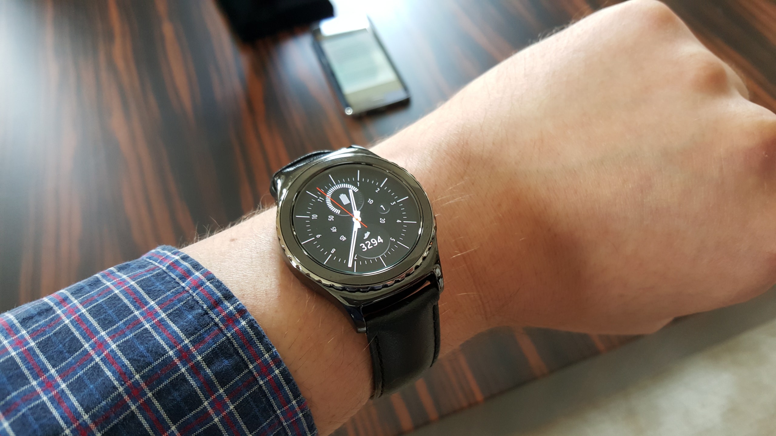 Samsung brings Twitter trends to your wrist with new watch face for Gear S2  - SamMobile - SamMobile