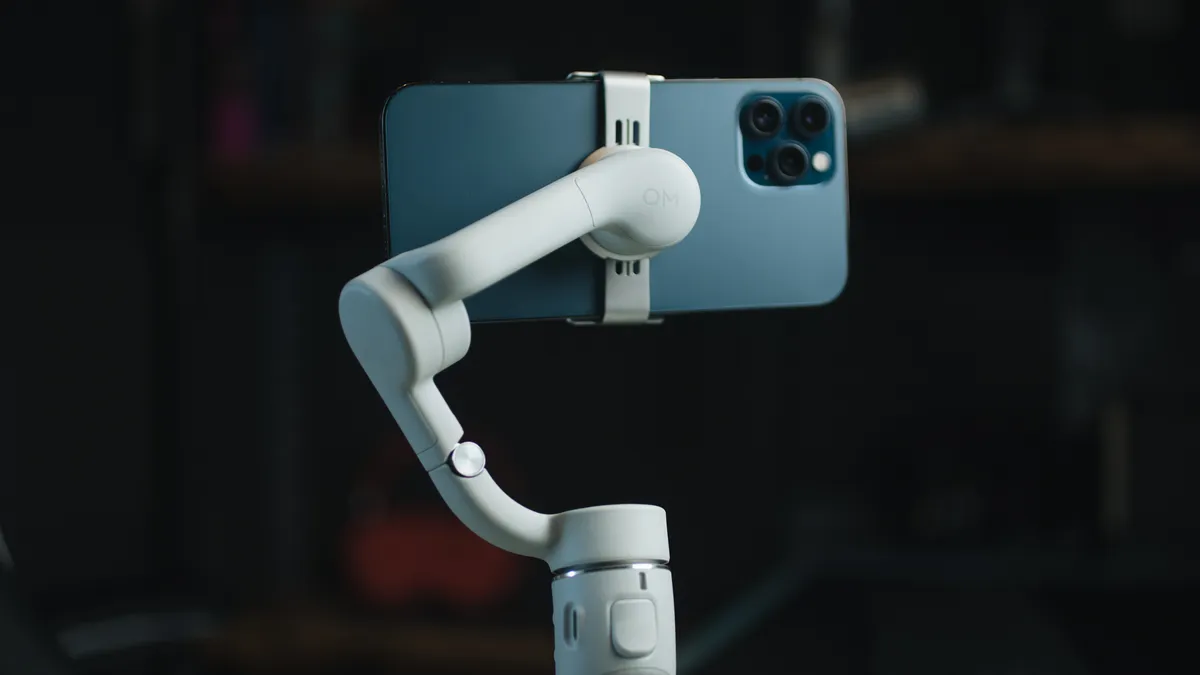 8 Best iPhone Gimbal Stabilizers For 2024
