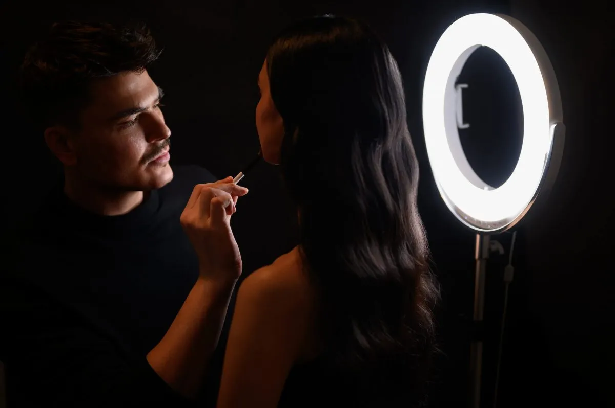 8 Best Ring Light Makeup Mirror for 2024