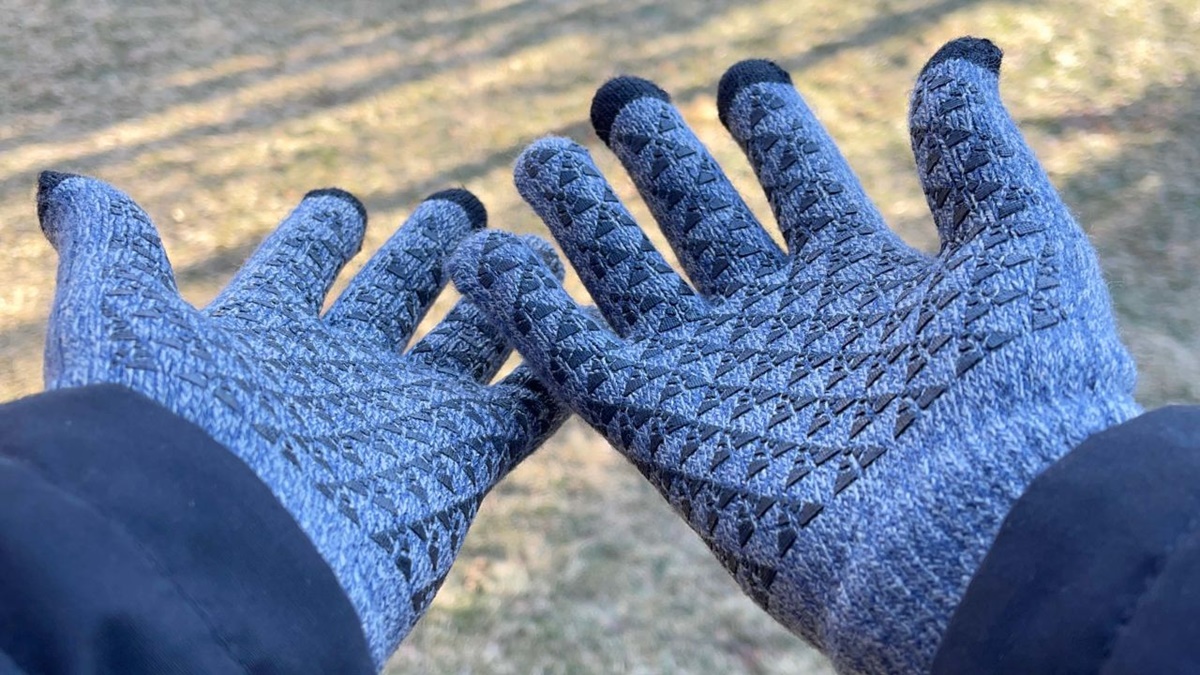 9 Best Winter Touchscreen Gloves for 2024