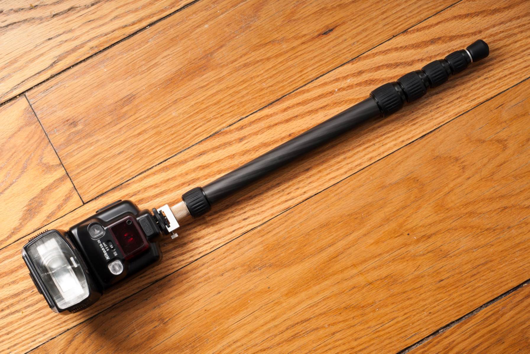 how-to-attach-a-speedlight-to-a-monopod