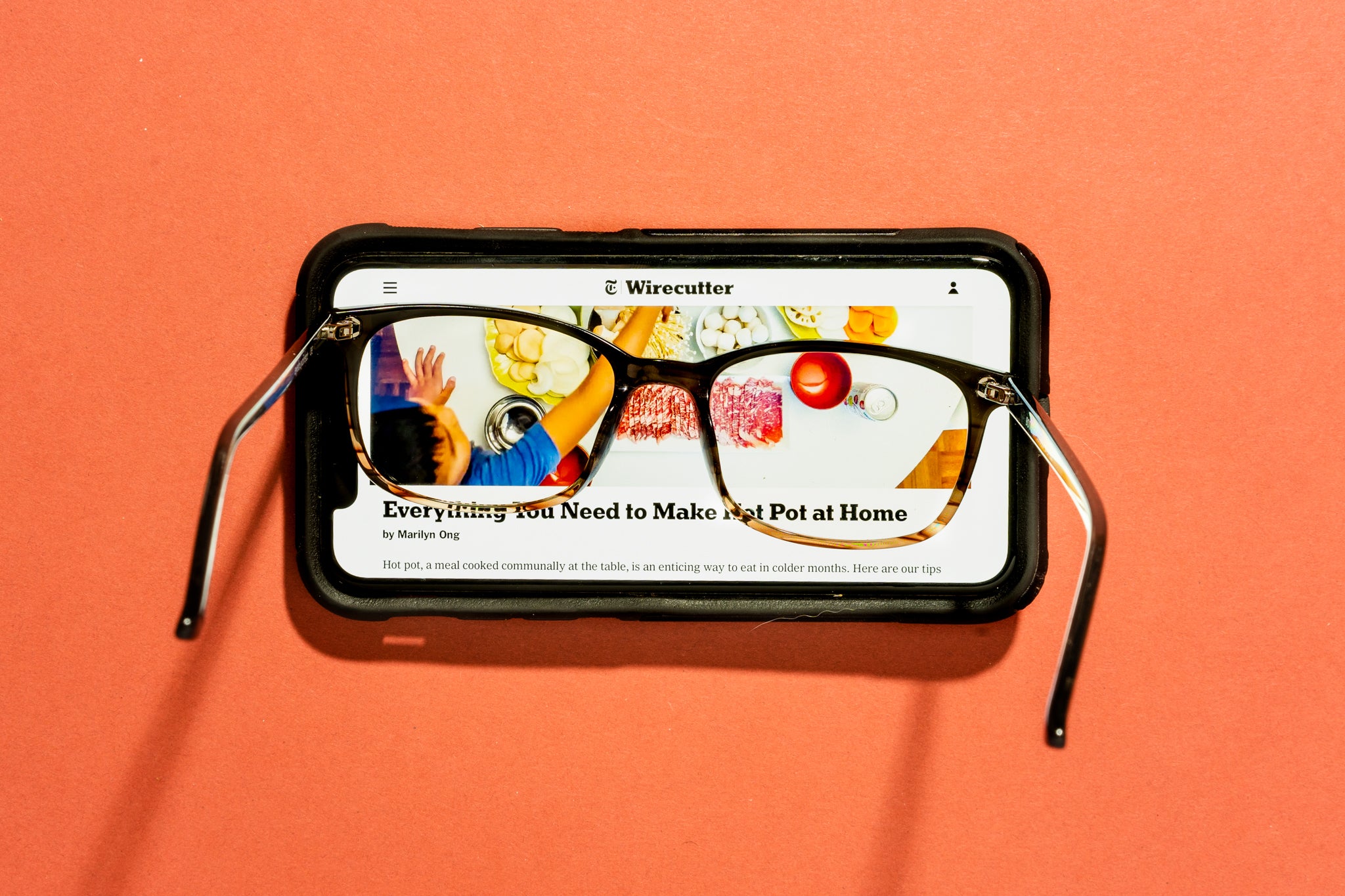 how-to-choose-a-handheld-magnifier-for-reading-glasses