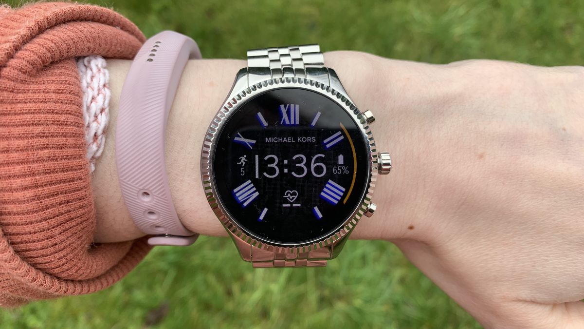 Michael kors smartwatch and iphone hot sale