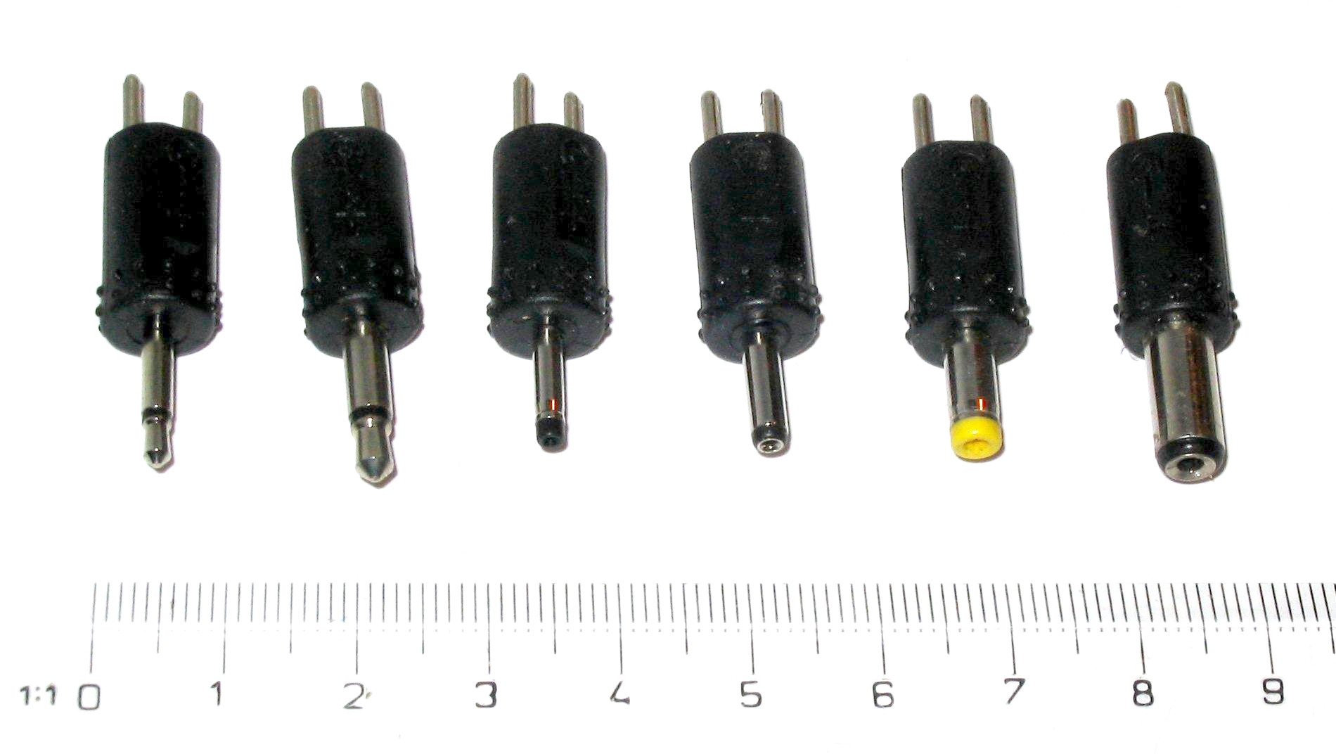 what-is-barrel-connector