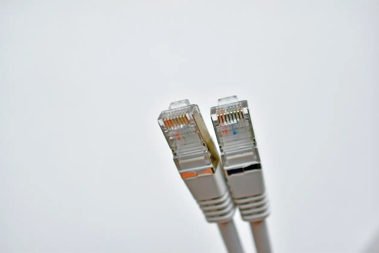when-copper-cabling-is-used-to-carry-t-1-traffic-what-kind-of-connector-is-used