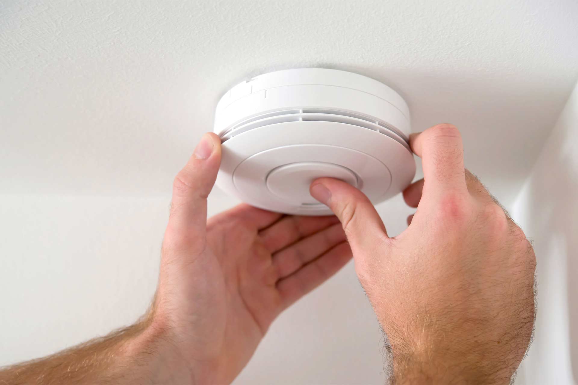 12 Amazing Battery-Operated Fire Alarms And Smoke Detectors For 2024