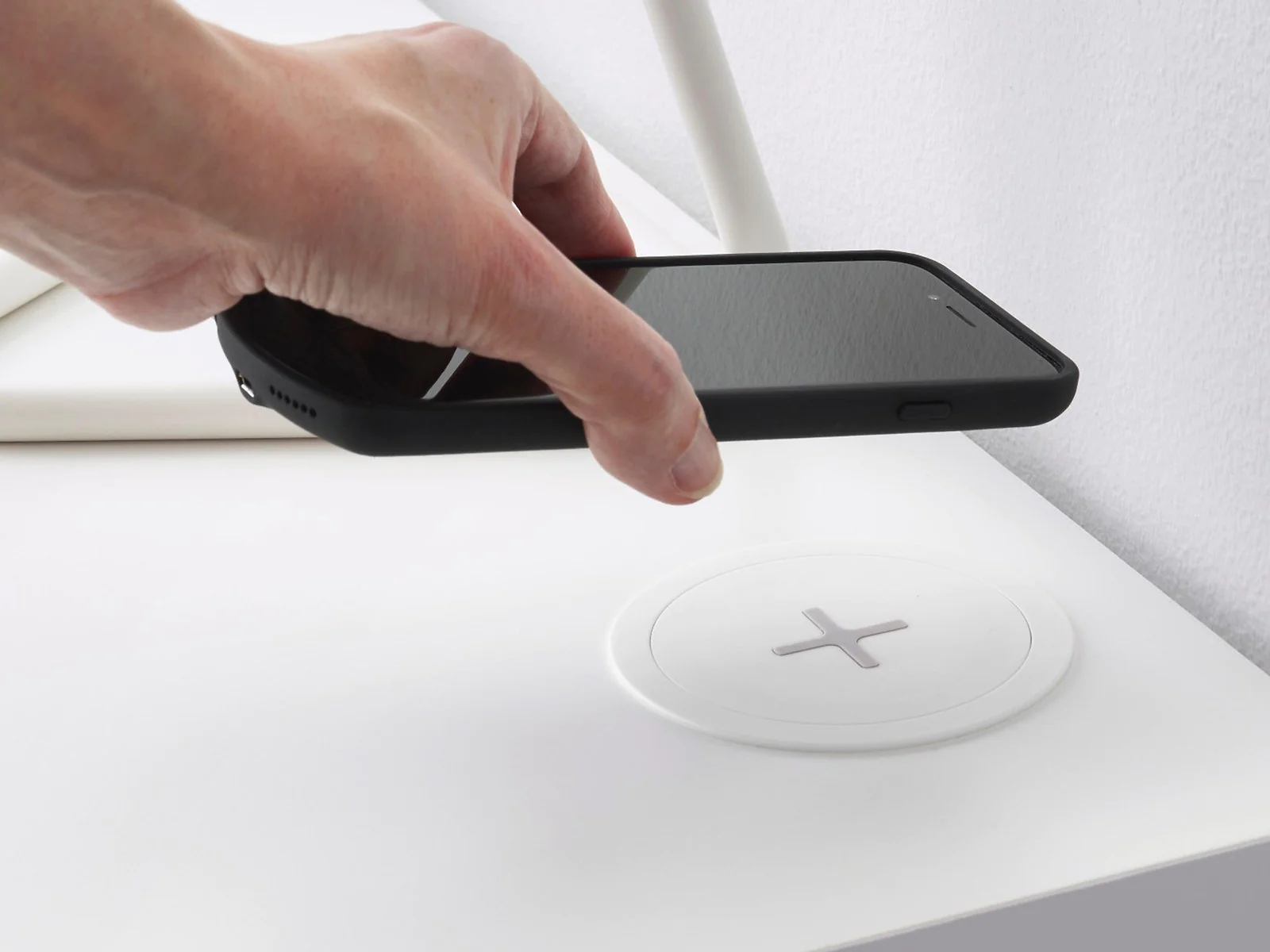 13 Best Wireless Charging For iPhone XS Max For 2024