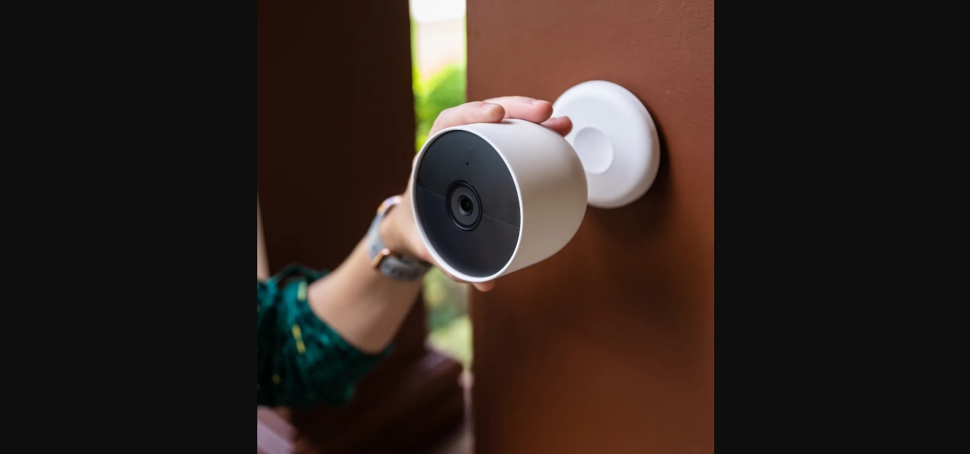 9 Superior Battery Powered Outdoor Security Camera For 2024