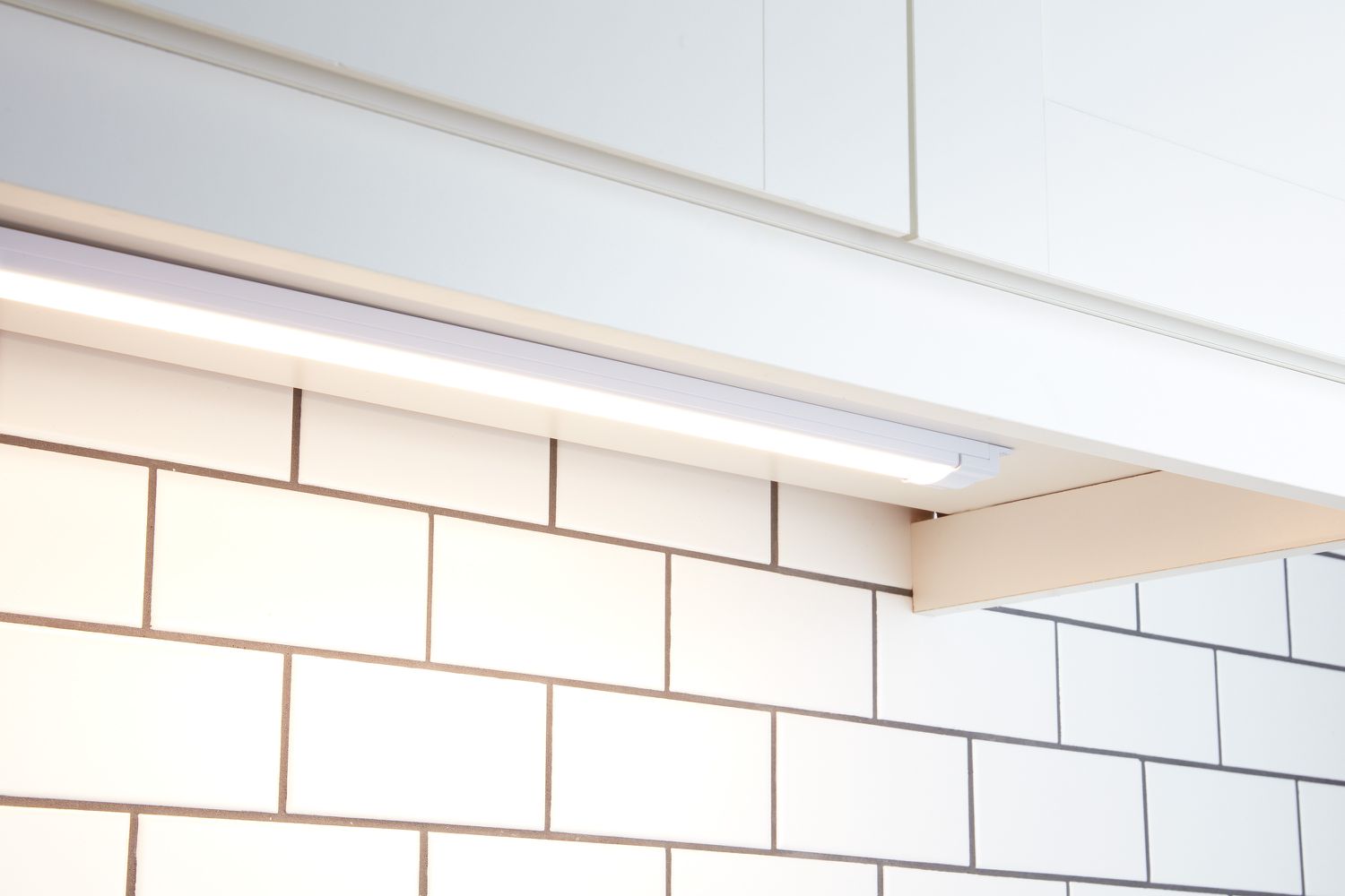 9 Unbelievable Battery Under Cabinet Lighting For 2024