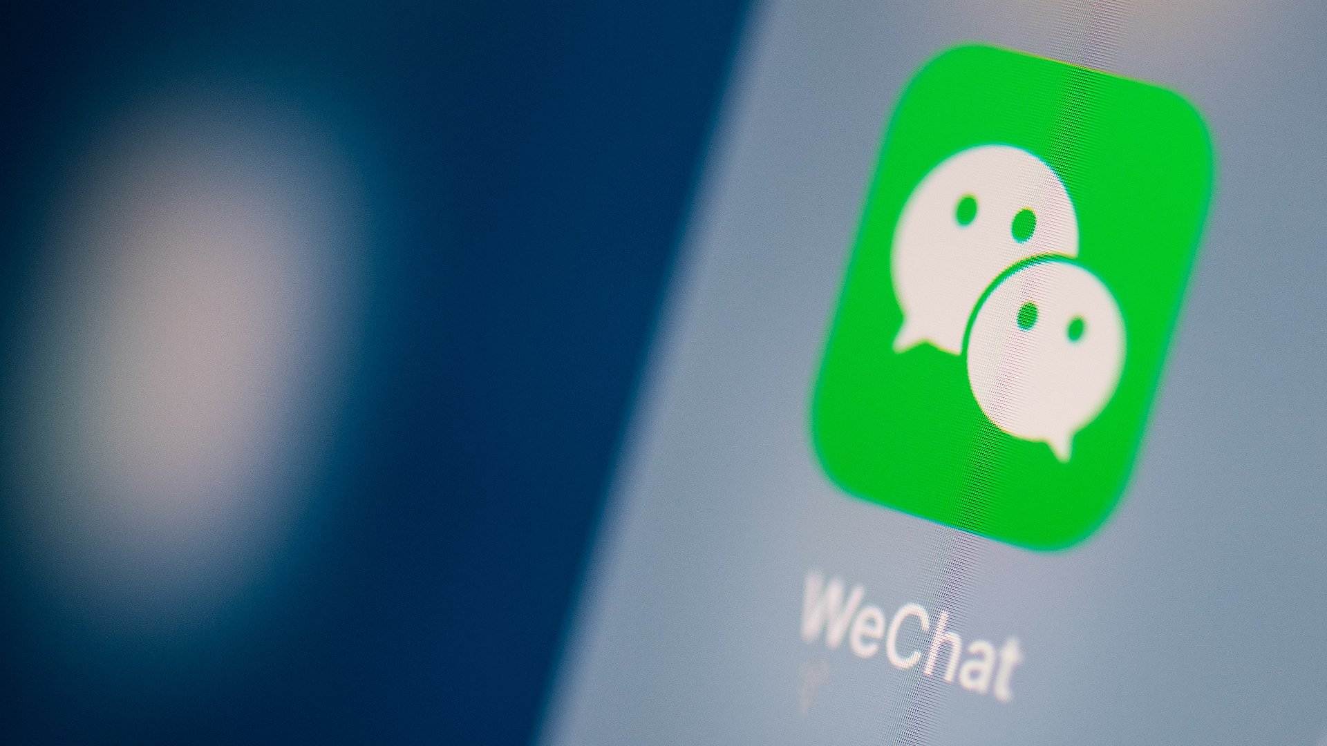 95-chinese-iphone-users-would-abandon-apple-without-wechat-survey