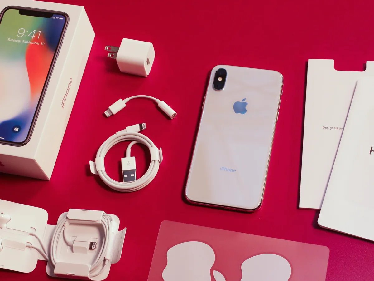 apple-iphone-xs-heres-what-you-get-in-the-box