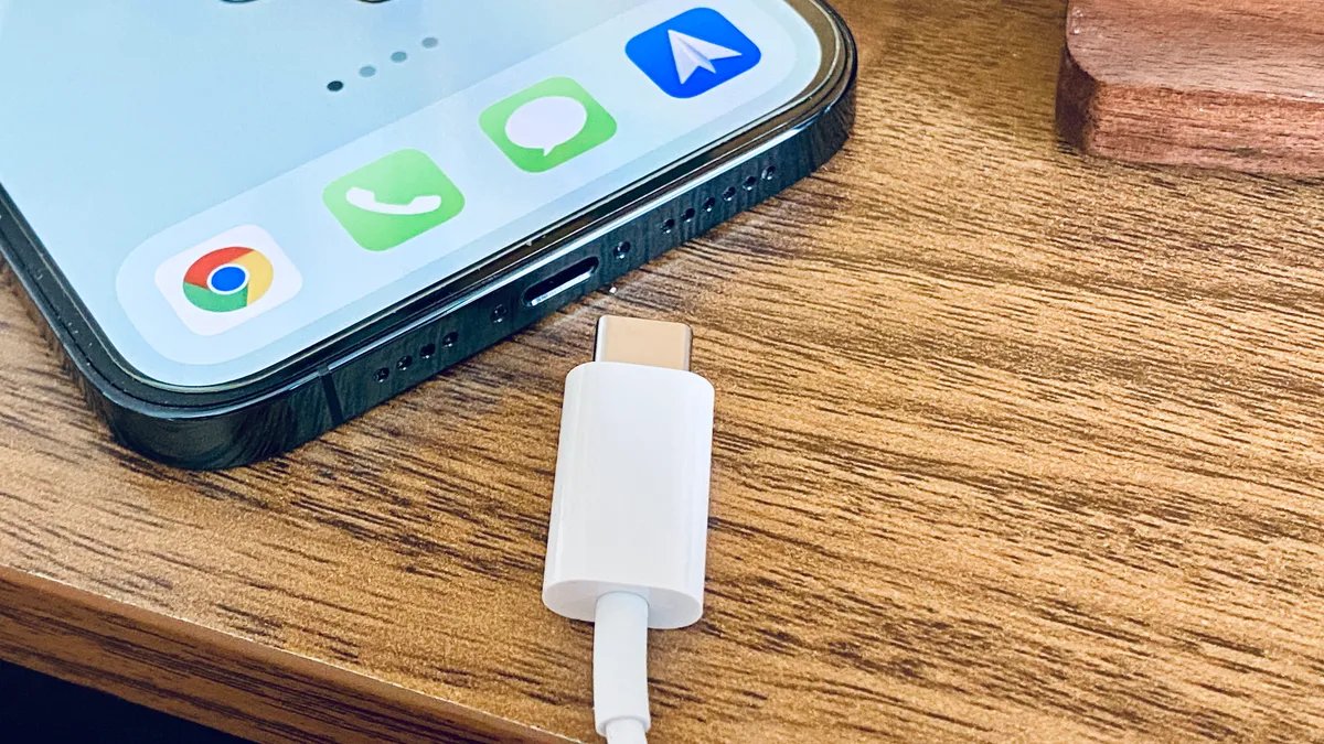 apple-may-be-forced-to-use-usb-c-on-future-iphones-heres-why