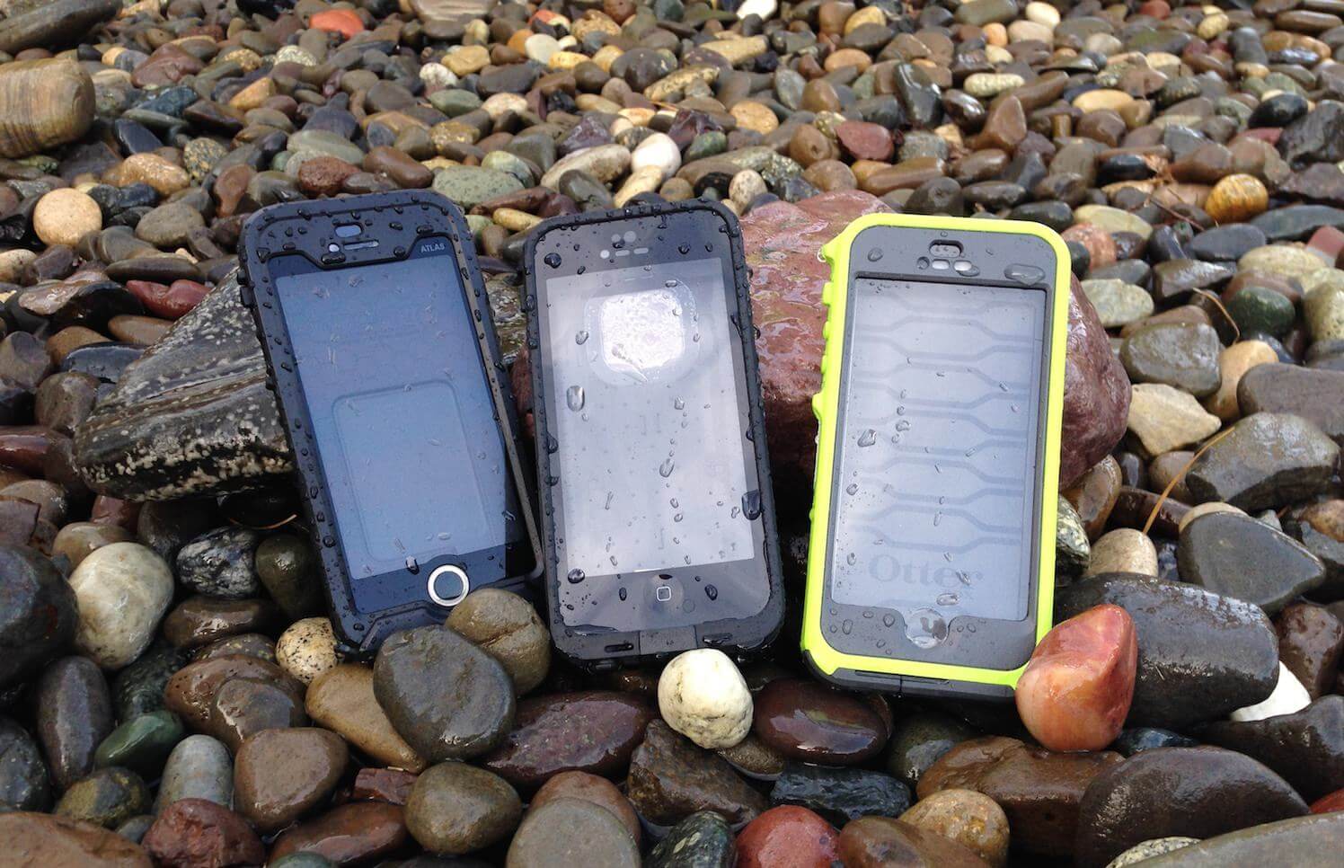 best-rugged-waterproof-iphone-cases-for-outdoor-summer-fun