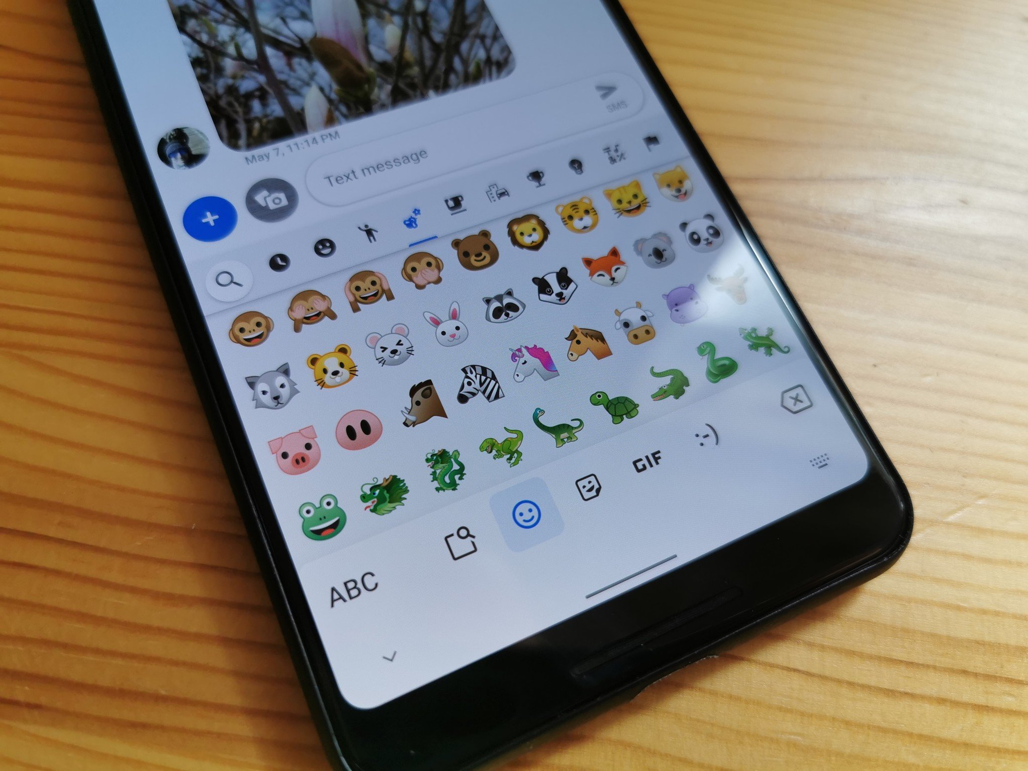 how-to-add-emojis-to-text-messages-on-android
