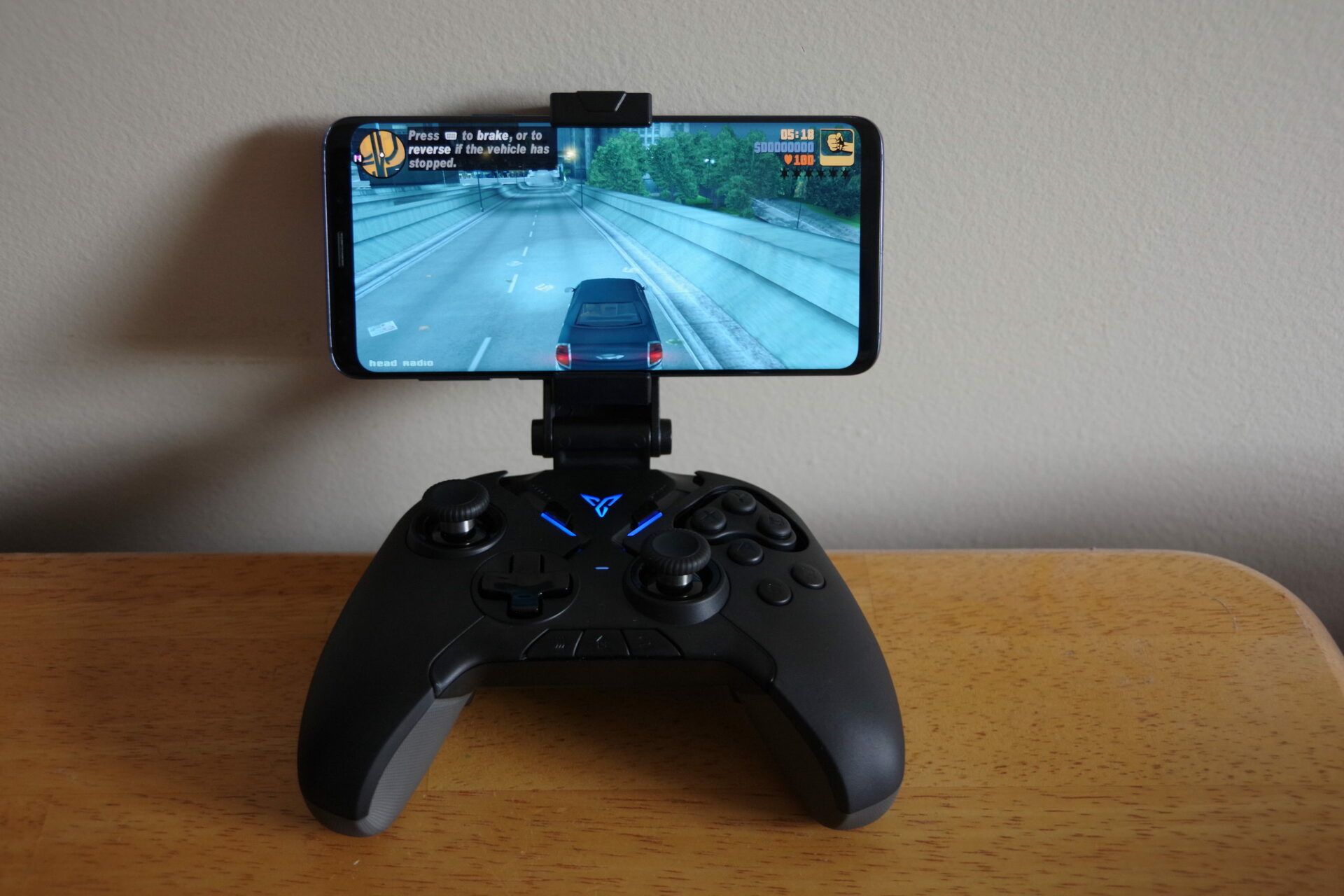 how-to-connect-a-controller-to-apex-mobile