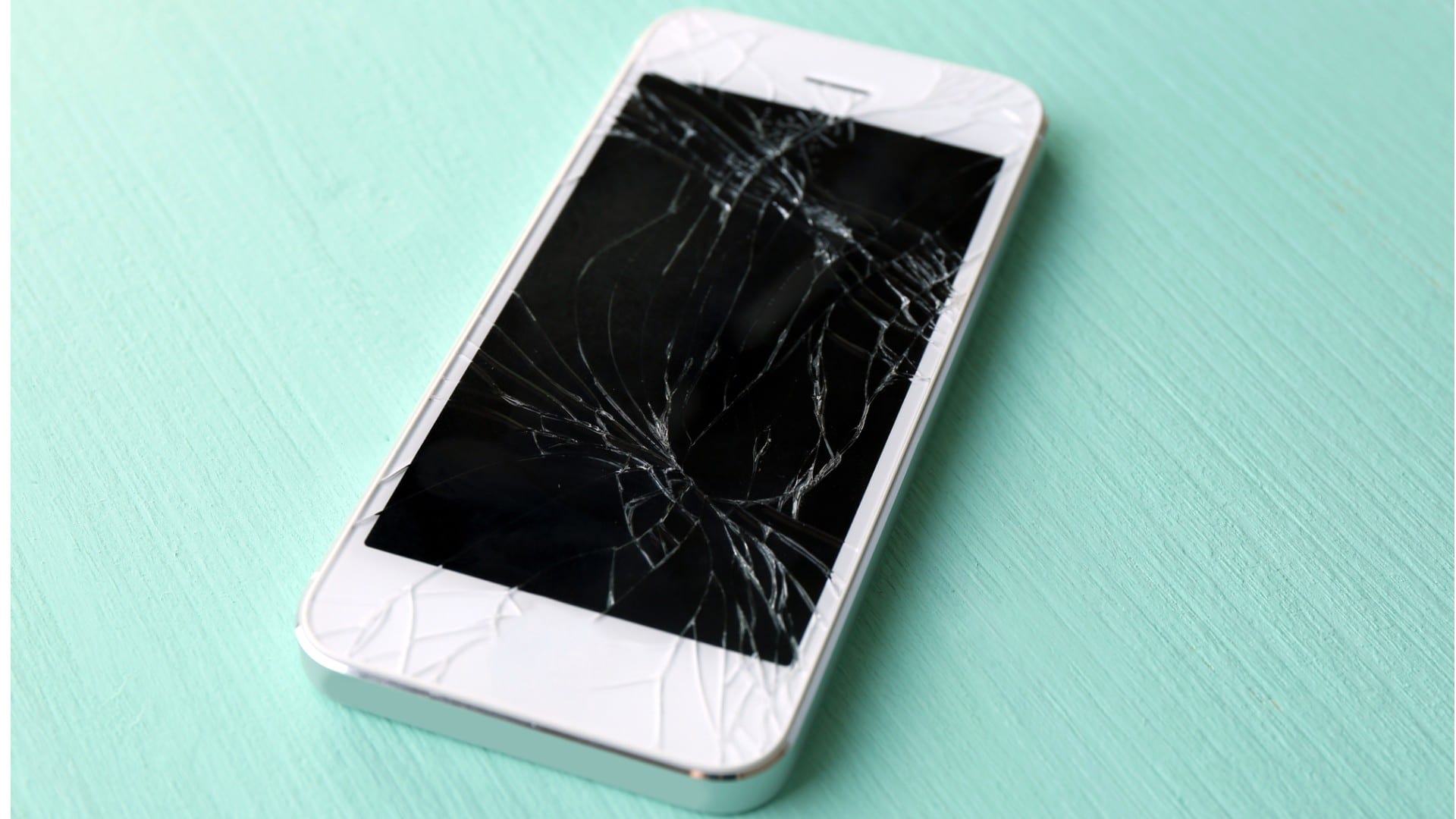 how-to-fix-a-shattered-phone-screen-at-home