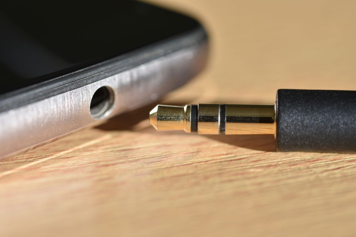 how-to-get-headphone-jack-out-of-phone
