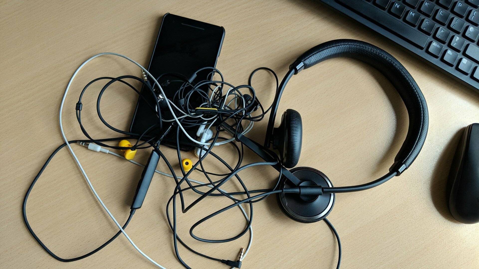 how-to-get-my-phone-off-headphone-mode