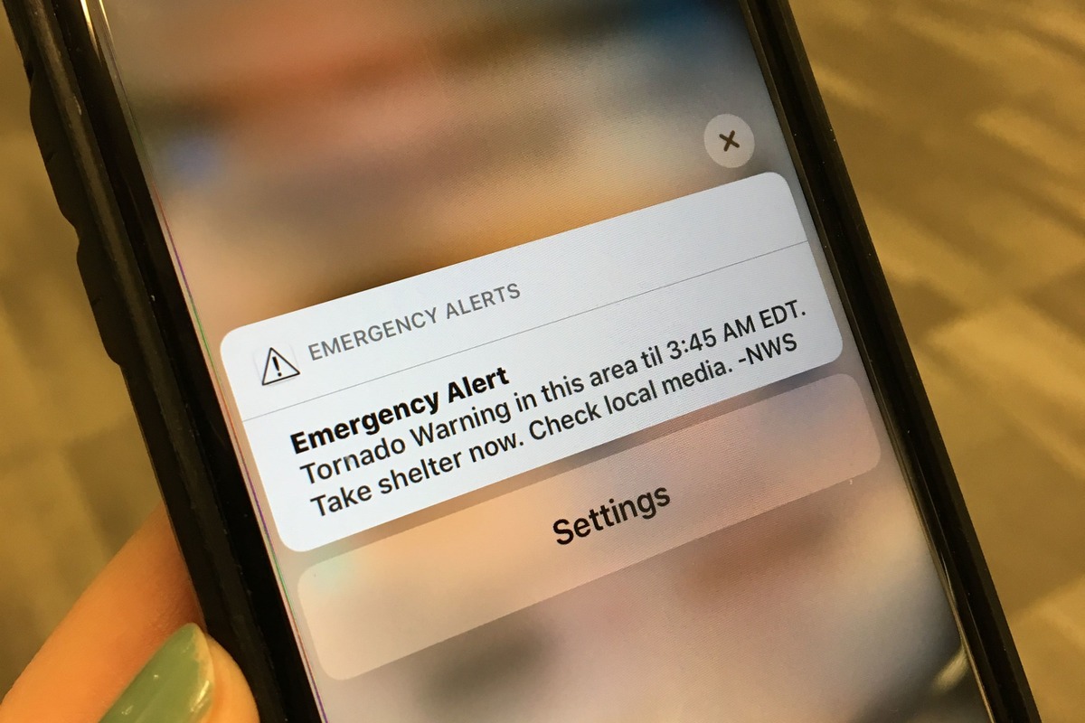 how-to-get-tornado-warnings-on-my-iphone