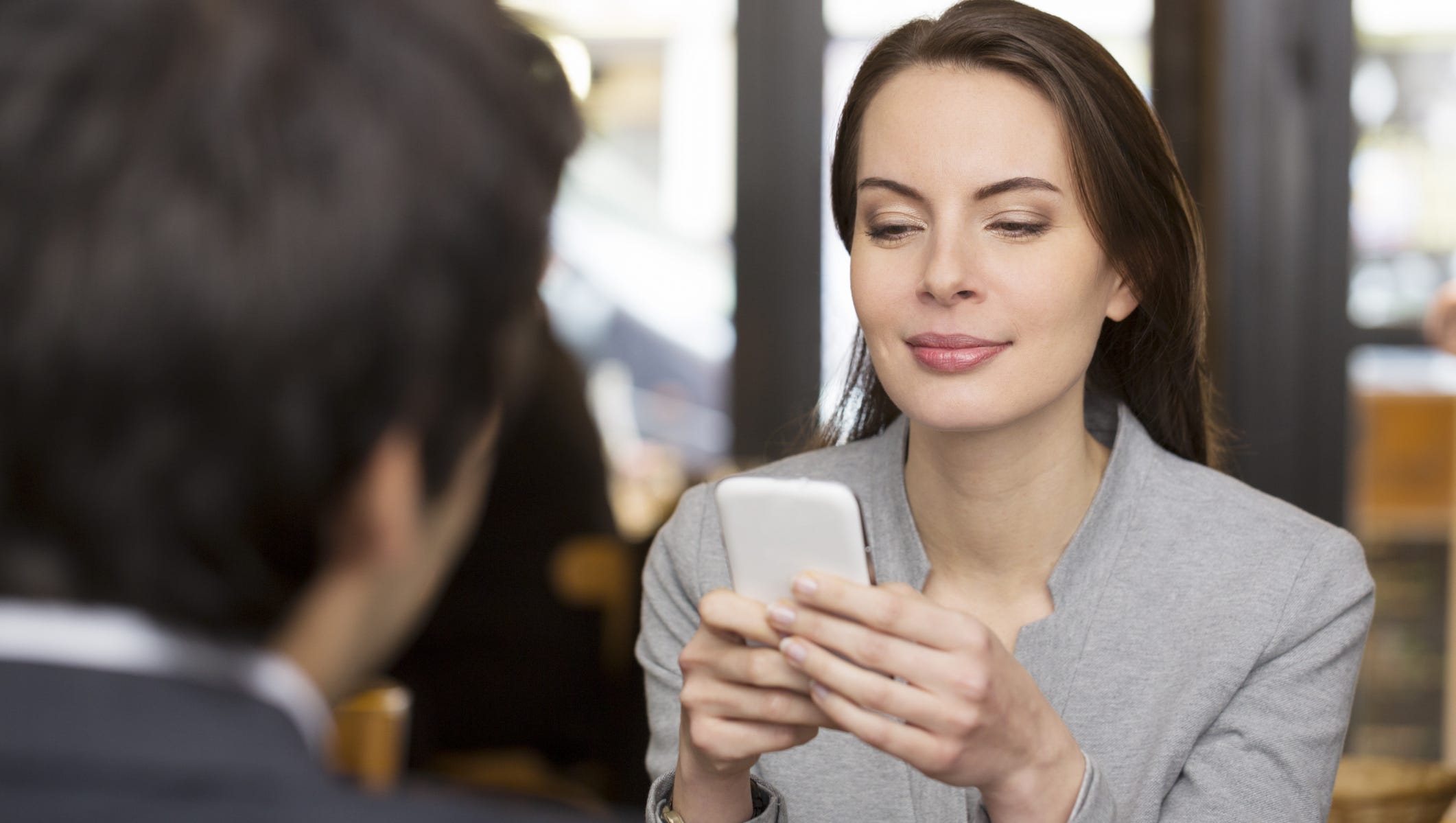 how-to-get-your-girlfriends-text-messages-on-your-phone
