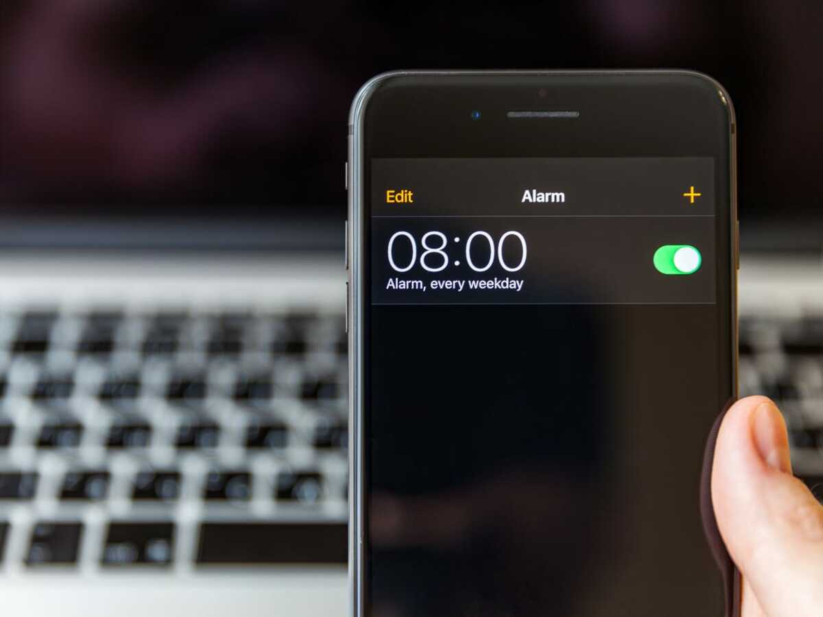 how-to-make-alarm-work-when-phone-is-off