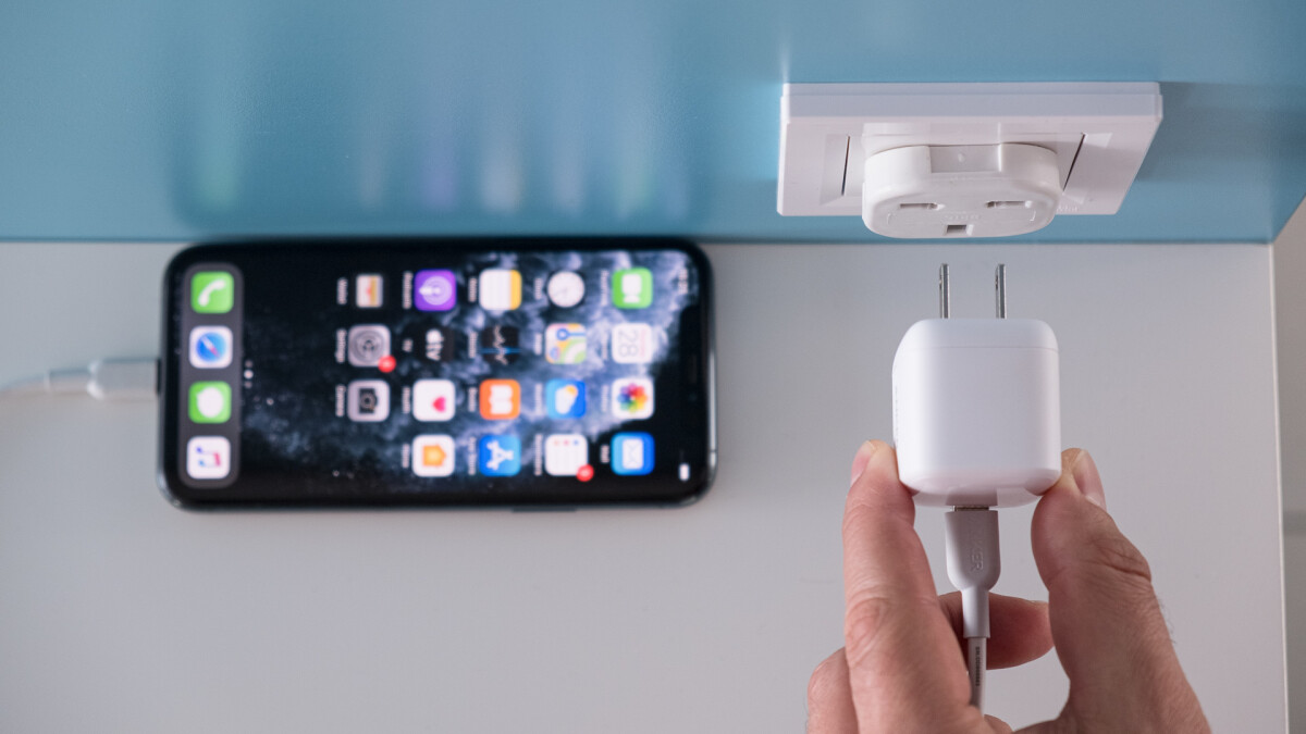 how-to-make-iphone-say-something-when-plugged-in