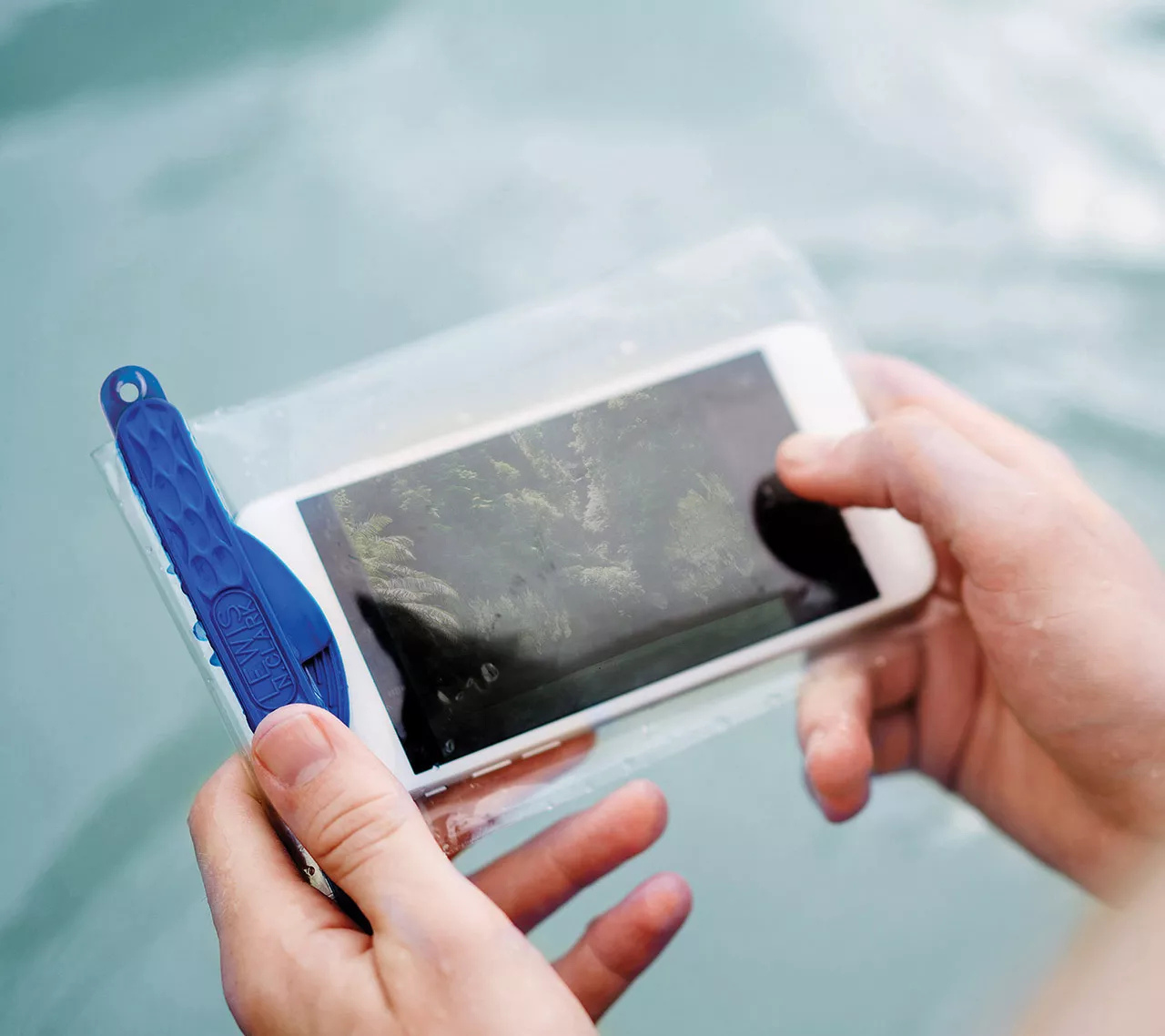 how-to-make-waterproof-phone-case