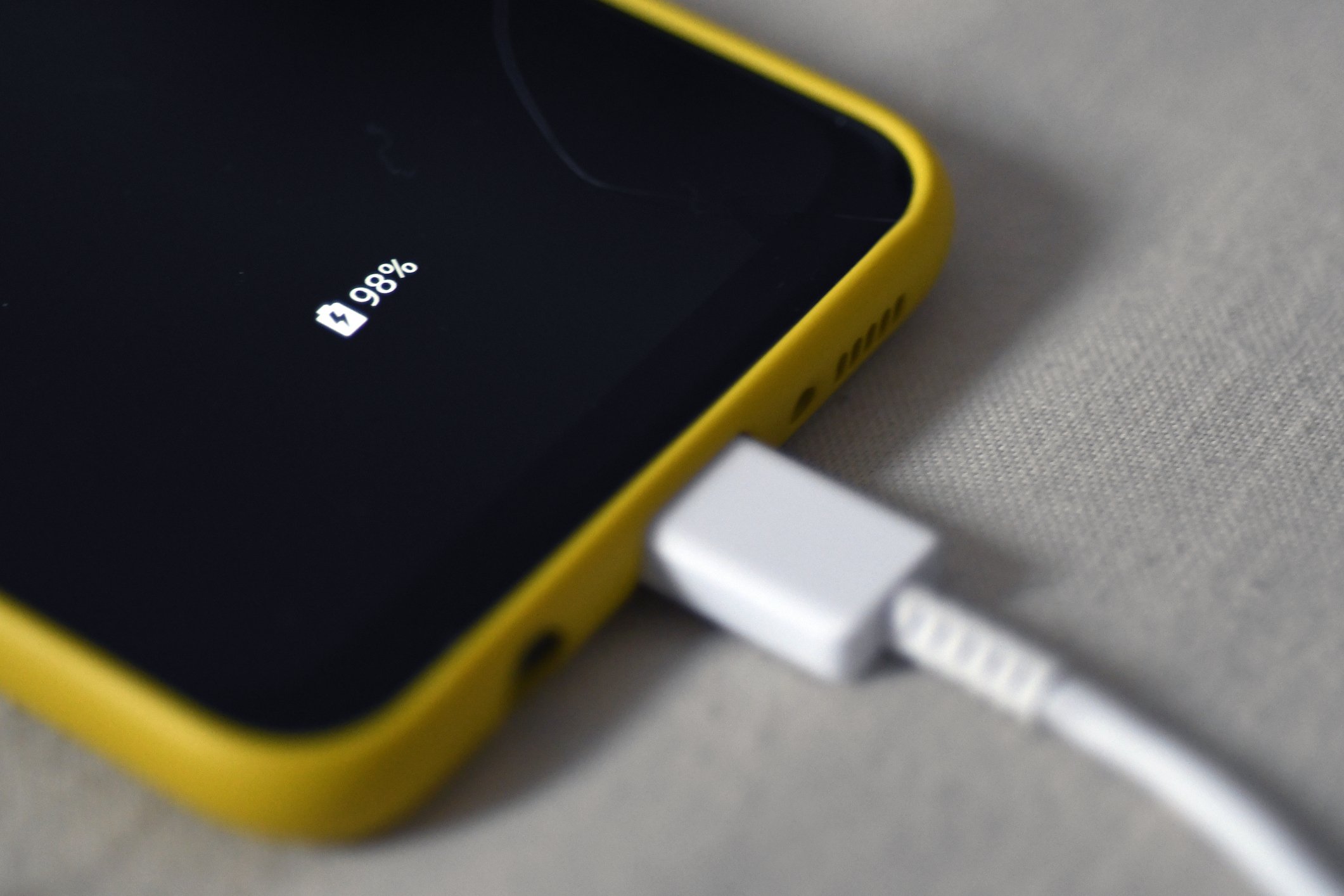 how-to-make-your-phone-talk-when-plugged-in