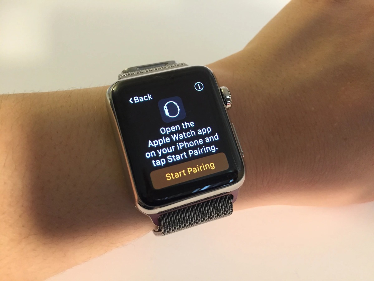 how-to-open-your-apple-watch-with-your-iphone