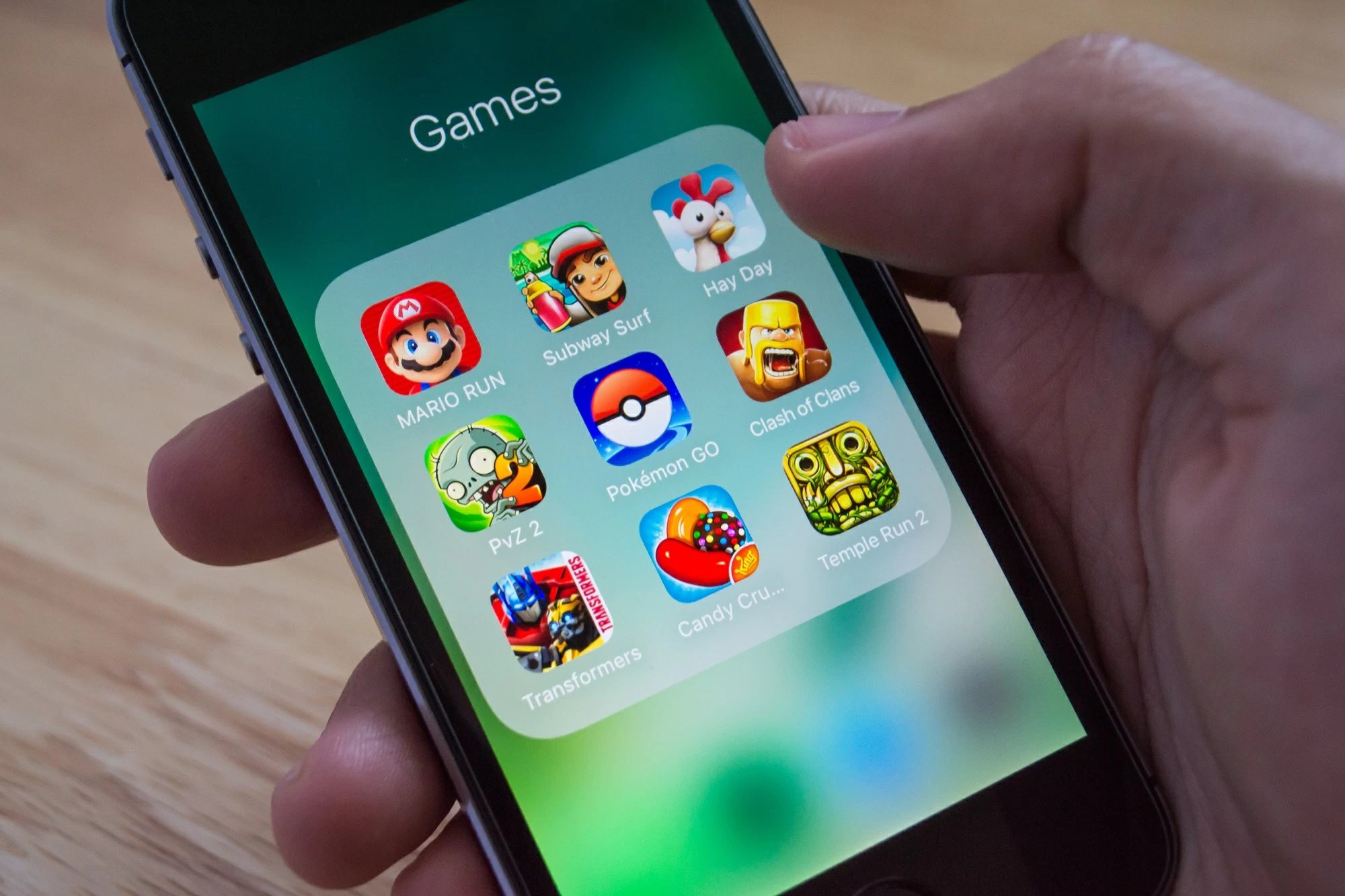 how-to-play-iphone-games