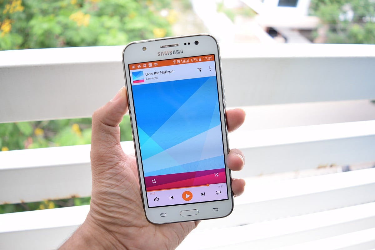 how-to-play-music-on-samsung-phone