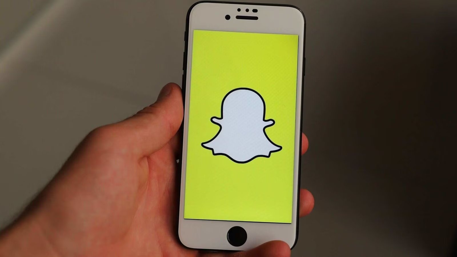 how-to-share-tweets-on-snapchat-on-iphone-and-android