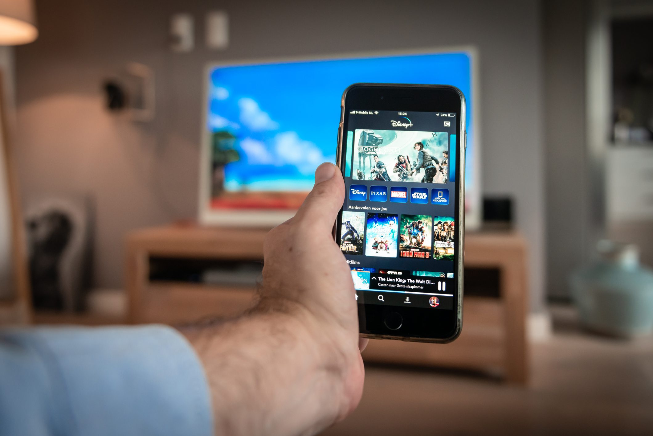 how-to-stream-phone-to-tv-without-wi-fi