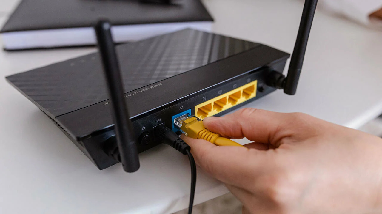 how-to-tell-if-someone-is-tapping-into-your-wireless-router