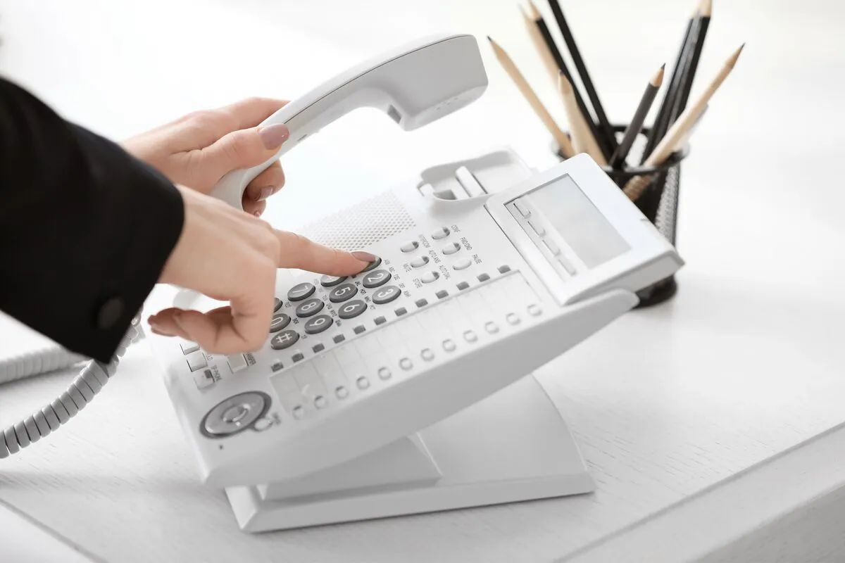 how-to-transfer-phone-calls-in-an-office