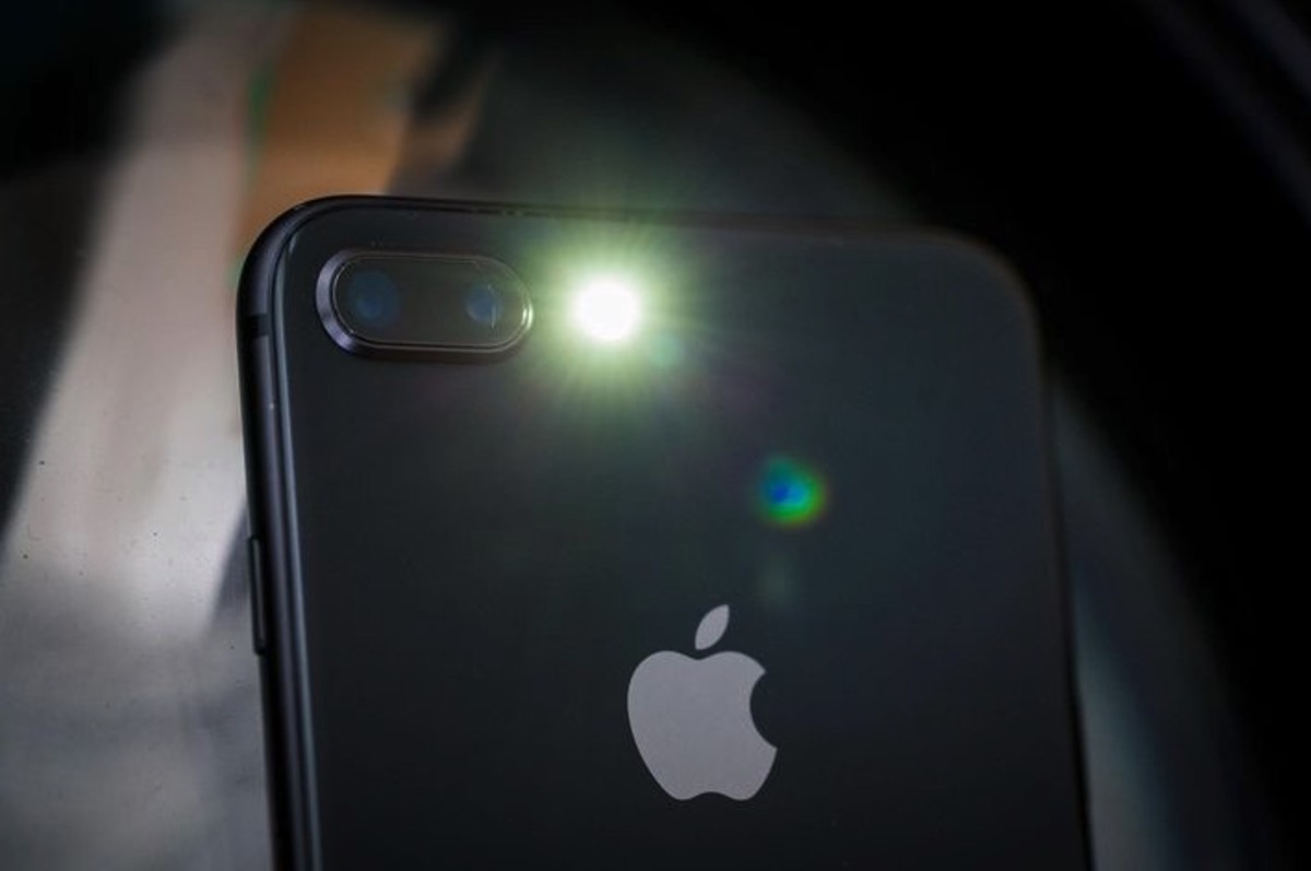 how-to-turn-off-flashlight-on-iphone-10