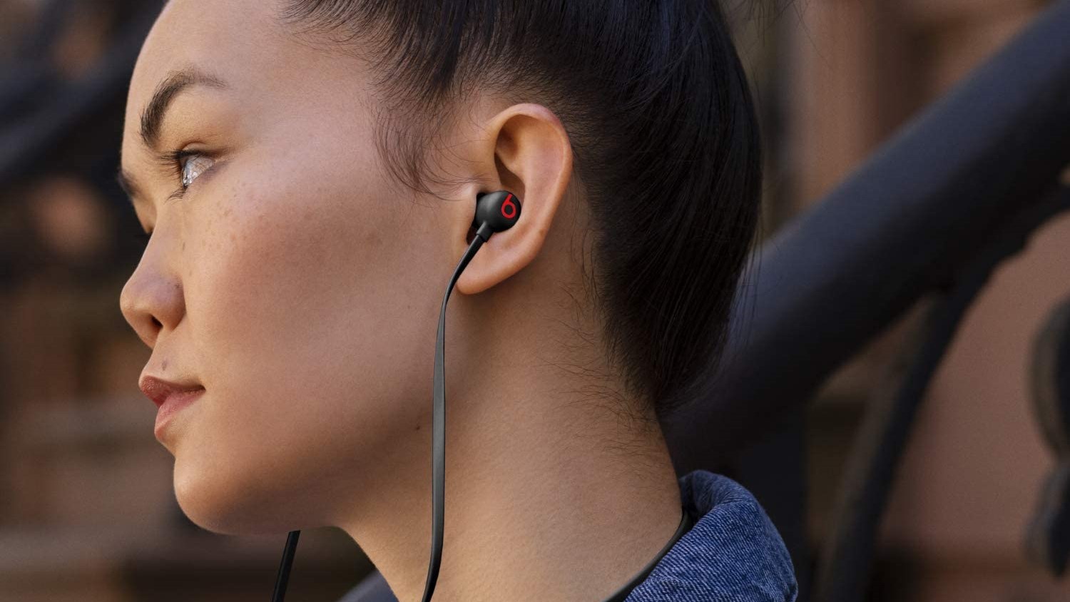how-to-turn-on-beats-flex-wireless-earbuds