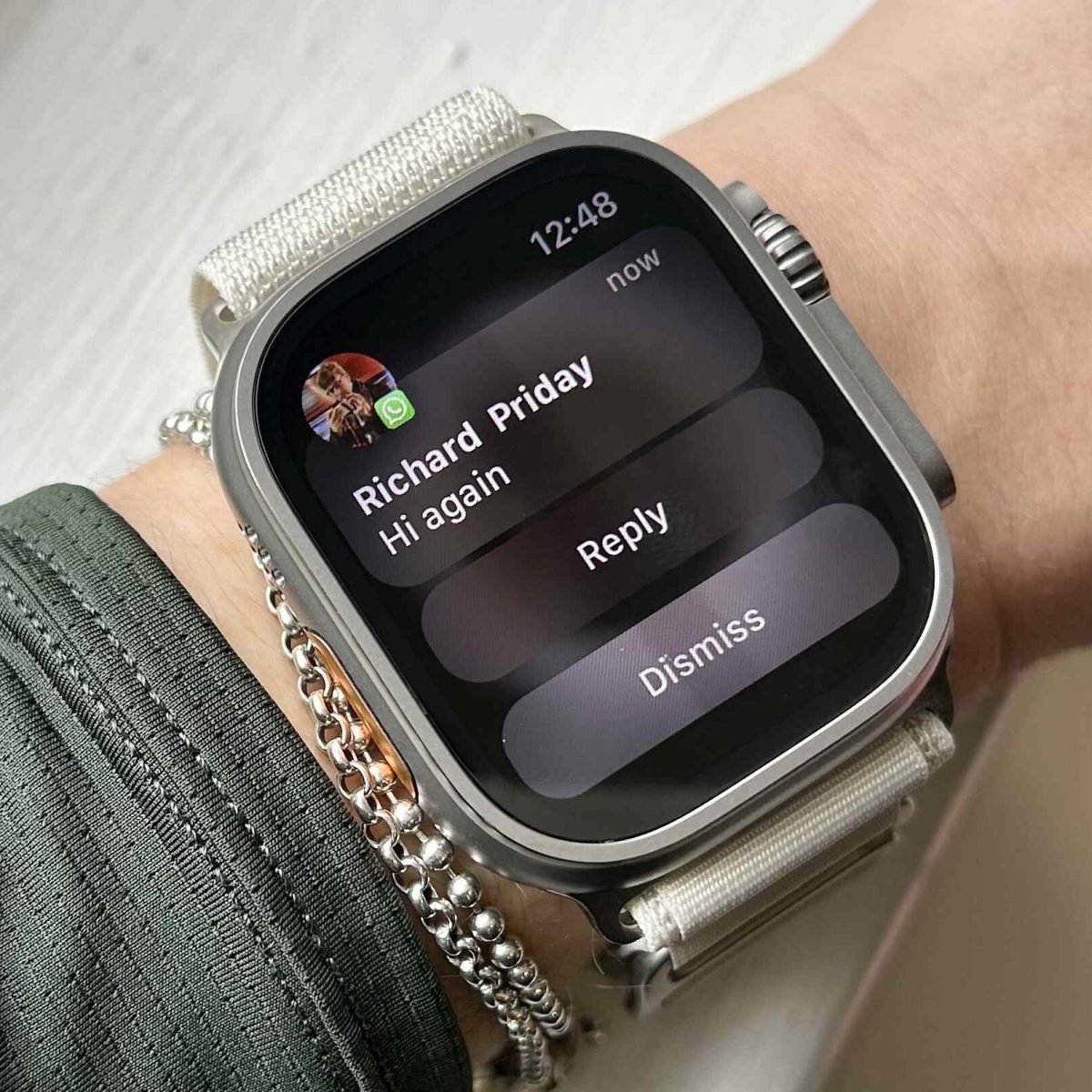 Can i get whatsapp on online my apple watch series 5