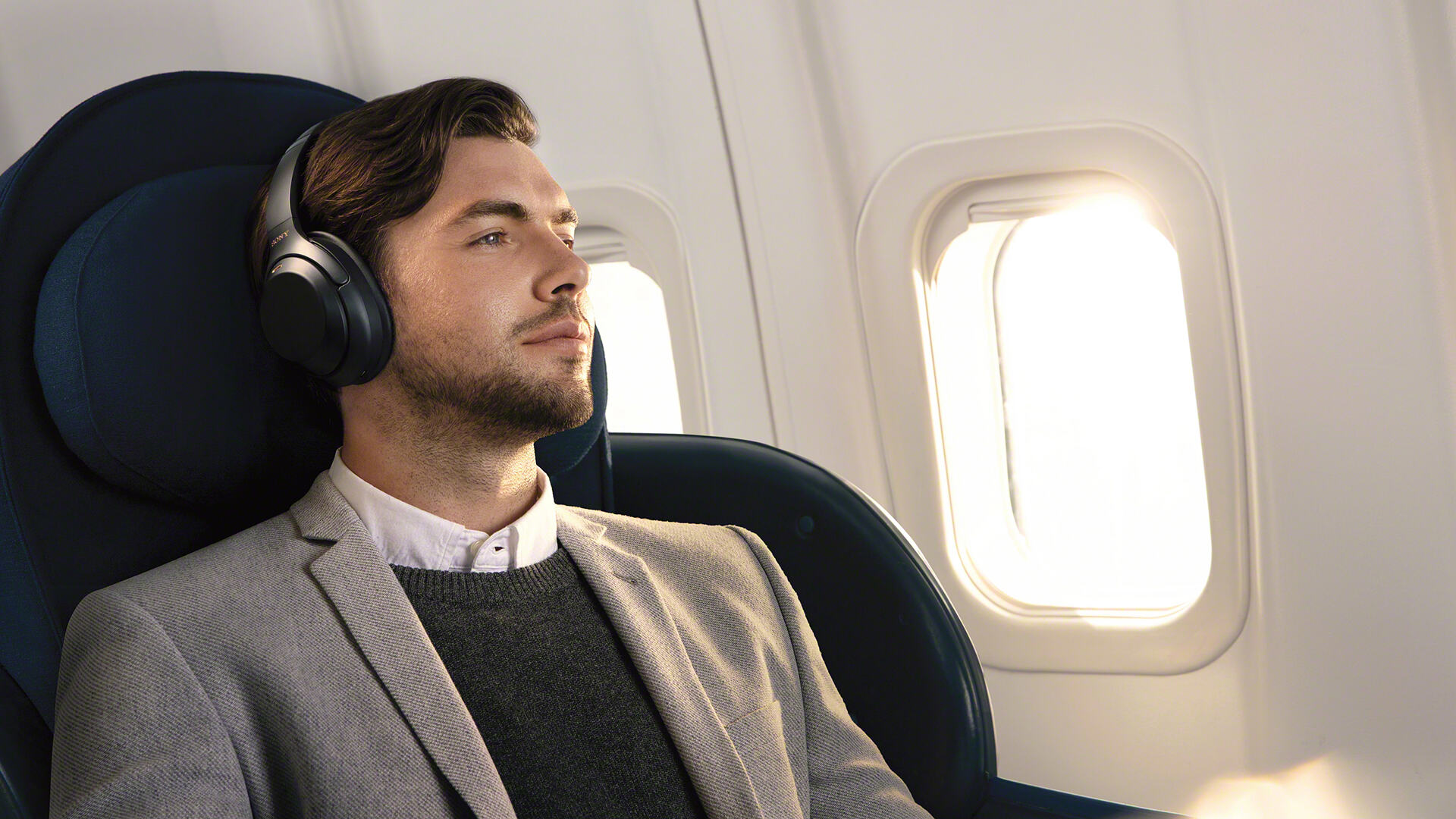 how-to-use-wireless-headphones-on-plane