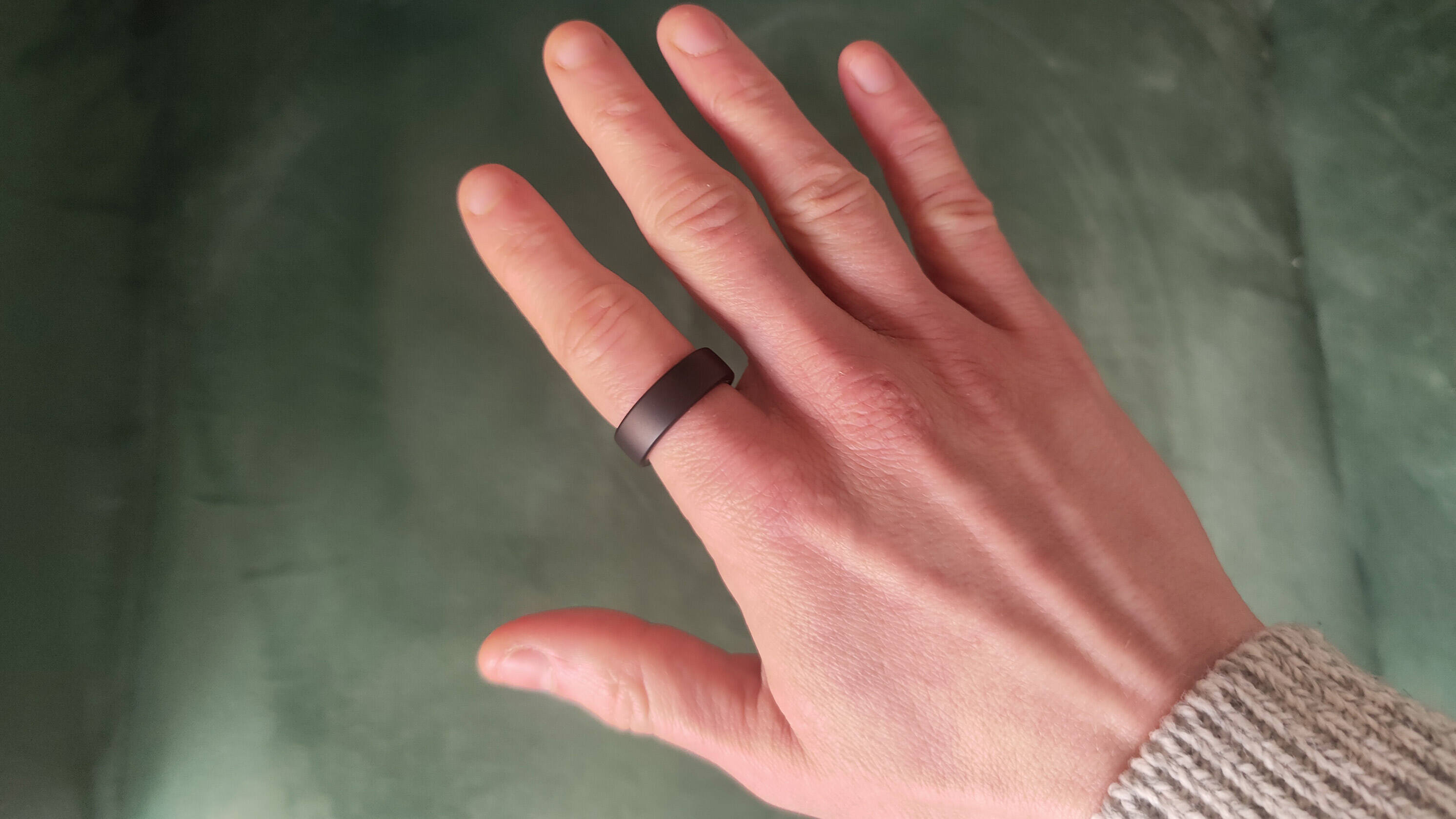 i-love-the-oura-ring-but-im-worried-about-its-future