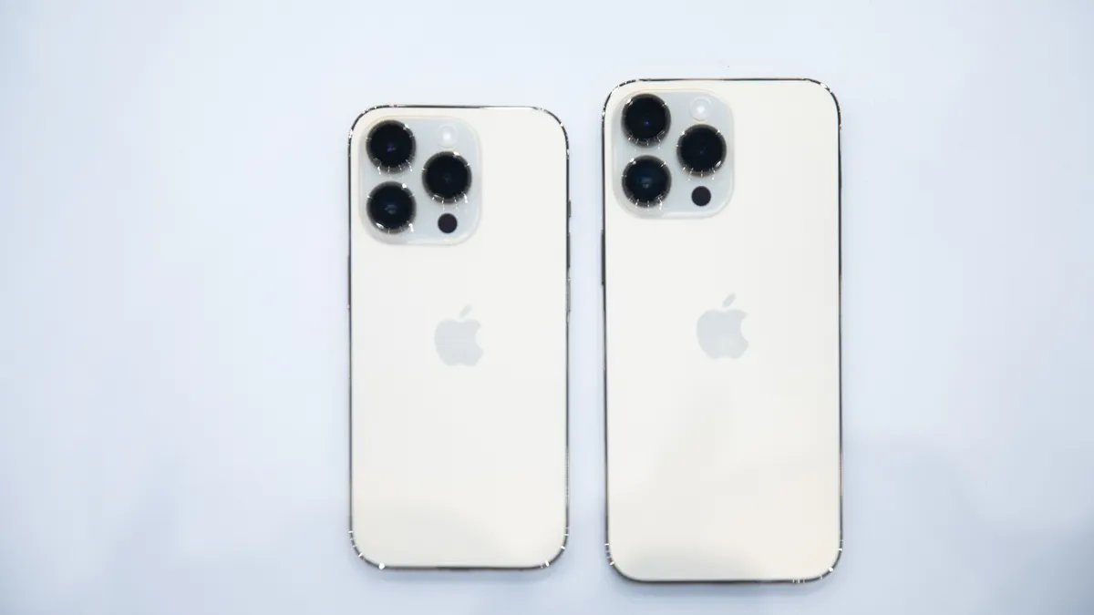 iphone-14-production-might-have-been-delayed-new-design-renders-leaked-too